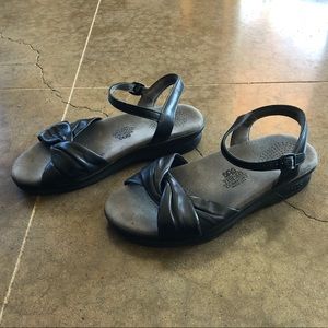 SAS sandals Sz 7
